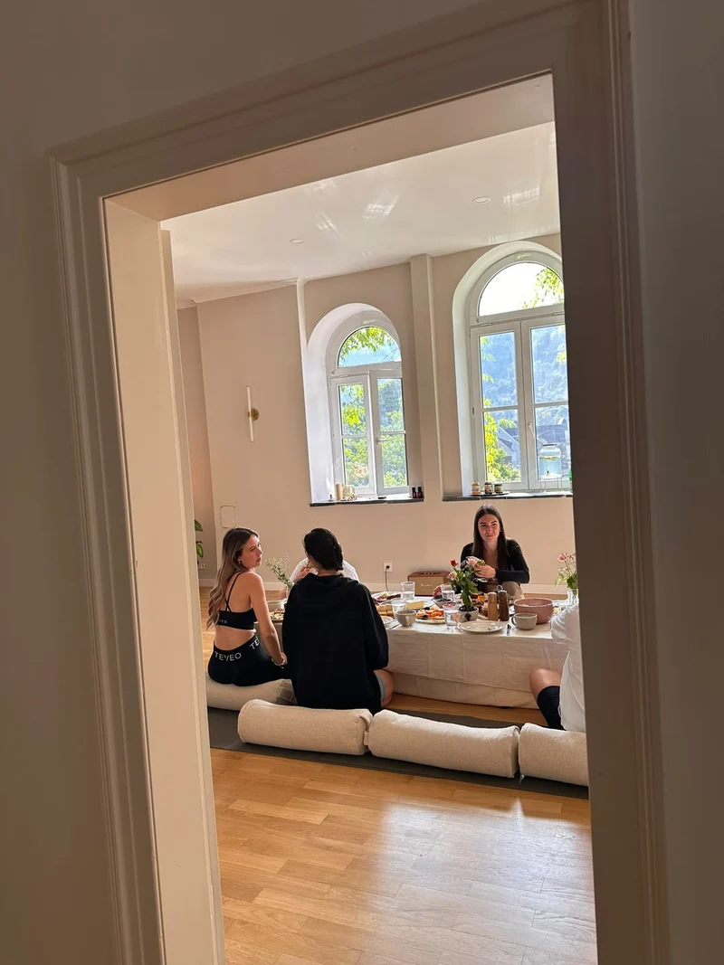 Yoga & Breakfast