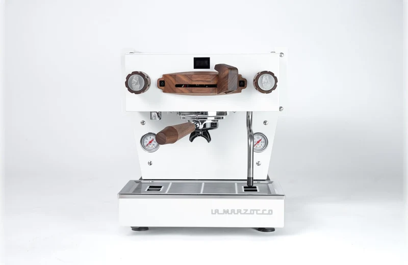 La Marzocco Linea Mini R Weiß mit Holzset Walnuss Sonderedition