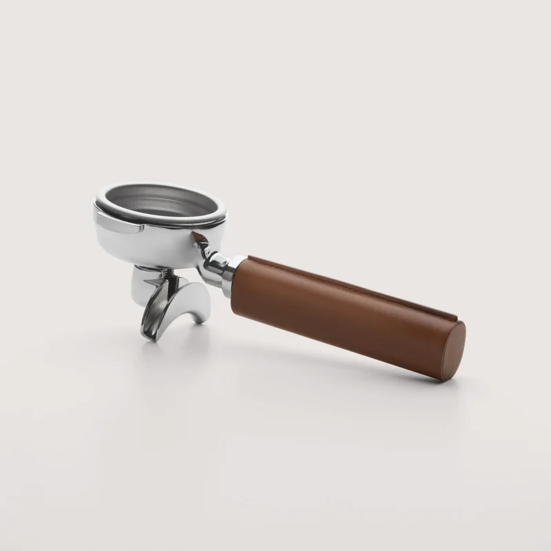 LIGRE Doppel-Siebträger 58 mm – Griff mit Rindleder cognac brown, von TSATSAS gefertigt