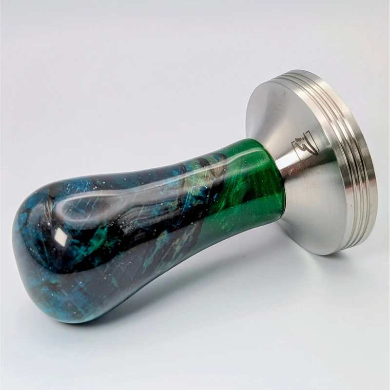 Epoxy Elegance Tamper #24 – Gestockte Buche & Tiefgrün