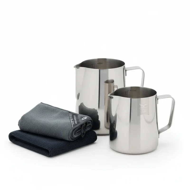 Barista Startpaket - 2 Milchkännchen & 3 Baristatücher
