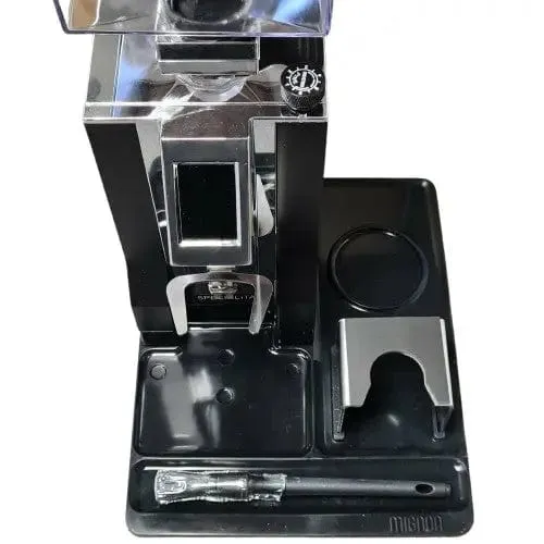 Eureka Barista Matte schwarz mit Tamping Station und Pinsel
